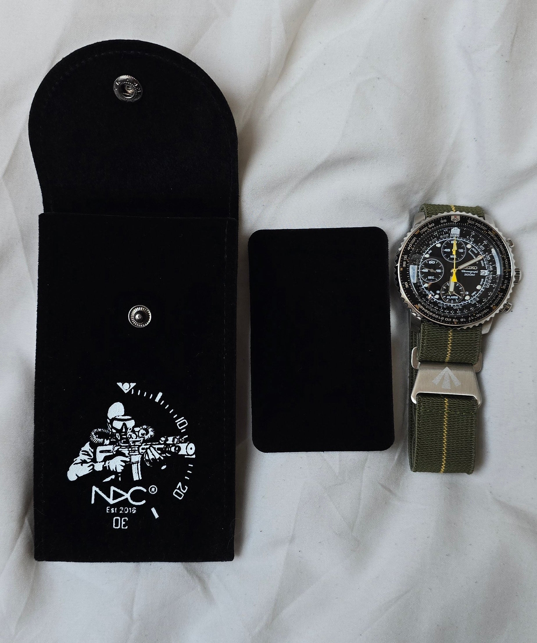 NDC velvet watch pouch Green or Black – NDC Straps